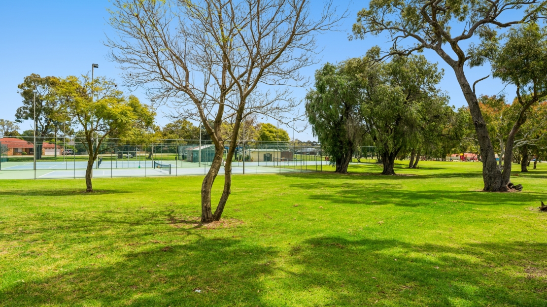 Centurion Real Estate - 20A Swan Road - High Wycombe