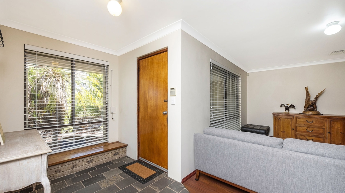 Centurion Real Estate - 33 Perrin Way - High Wycombe