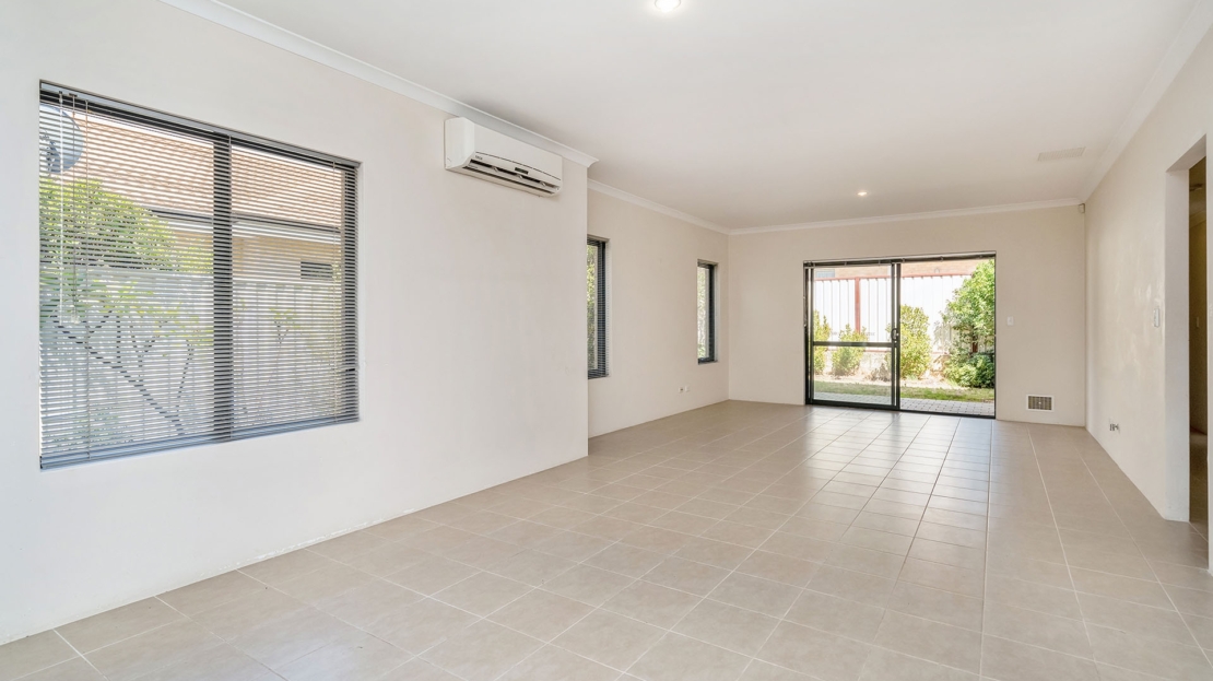 Centurion Real Estate - 44 Norwich Way - High Wycombe