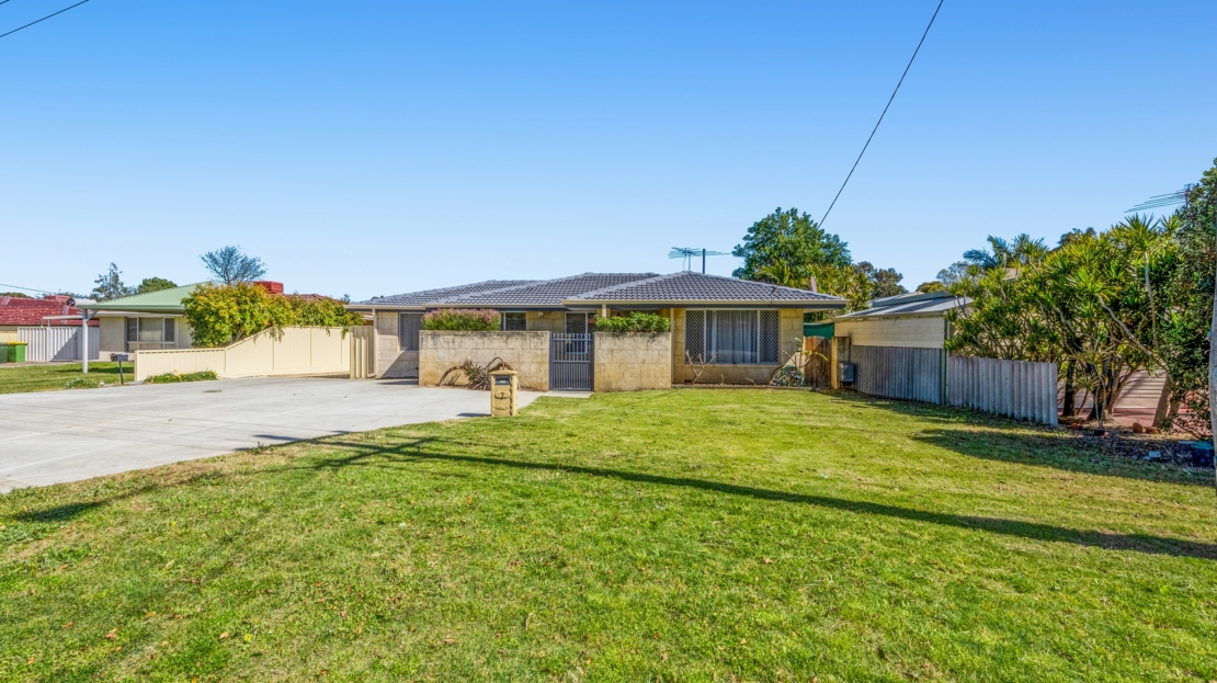 Centurion Real Estate - 7 Hawkevale Road - High Wycombe