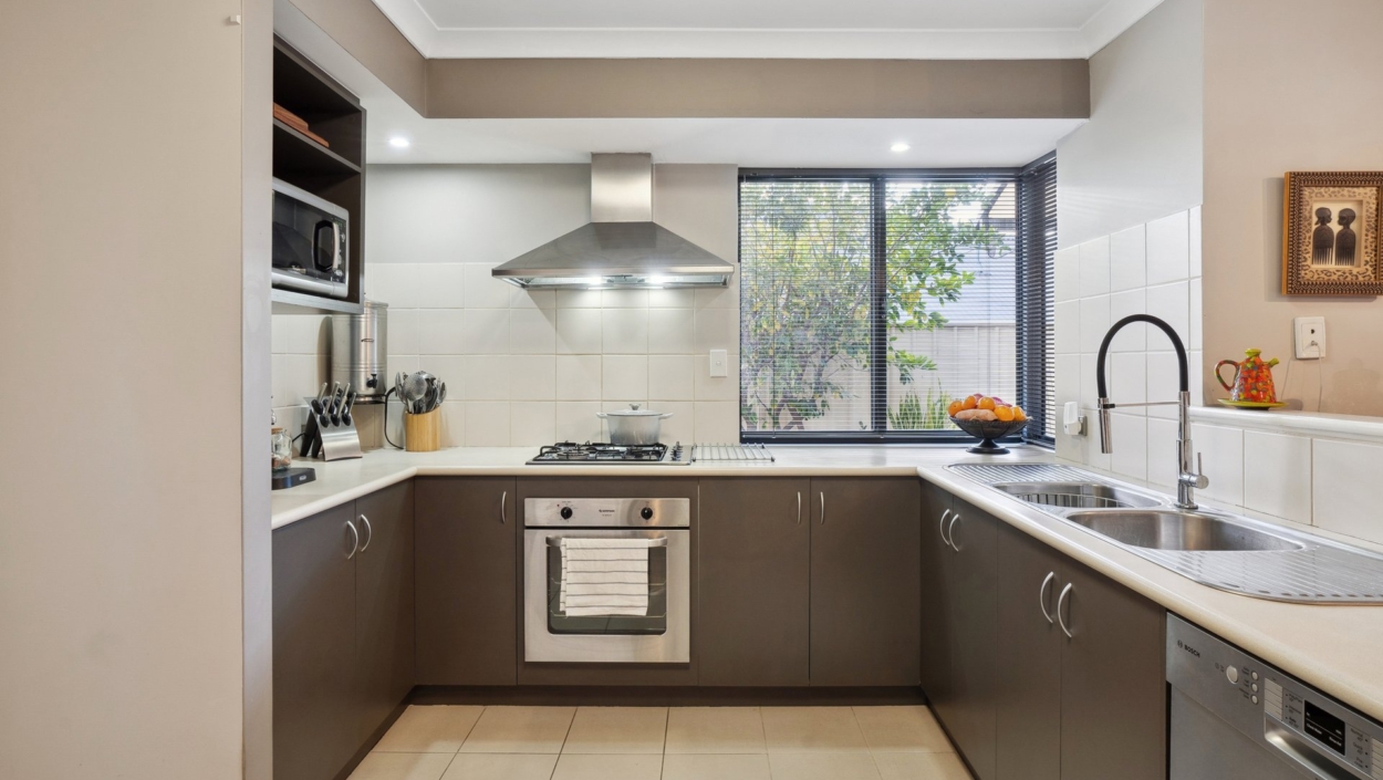 Centurion Real Estate - 11 Treen Close - High Wycombe