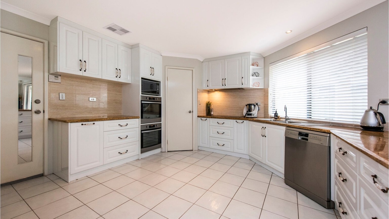 Centurion Real Estate - 4 Fleet Circle - High Wycombe