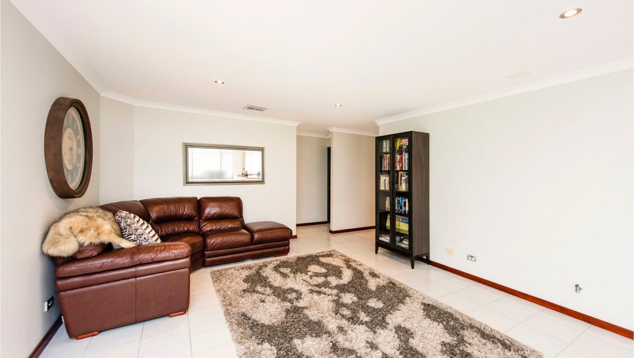 Centurion Real Estate - 4 Fleet Circle - High Wycombe