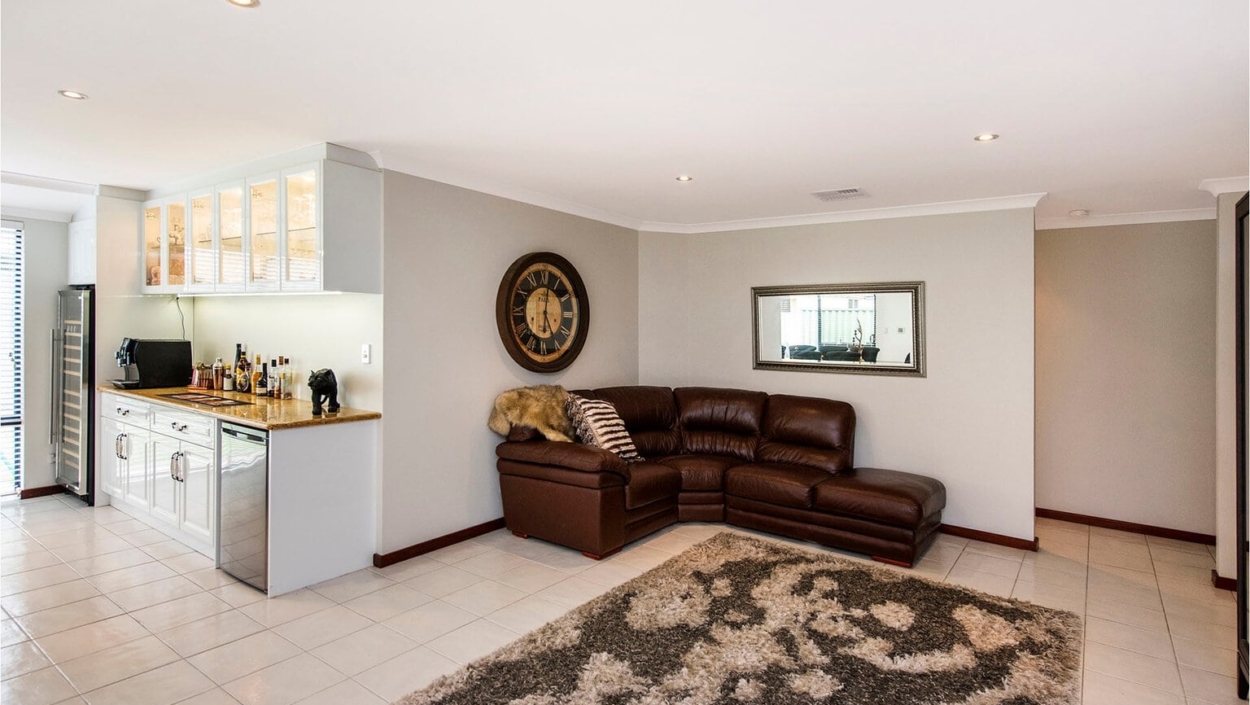 Centurion Real Estate - 4 Fleet Circle - High Wycombe
