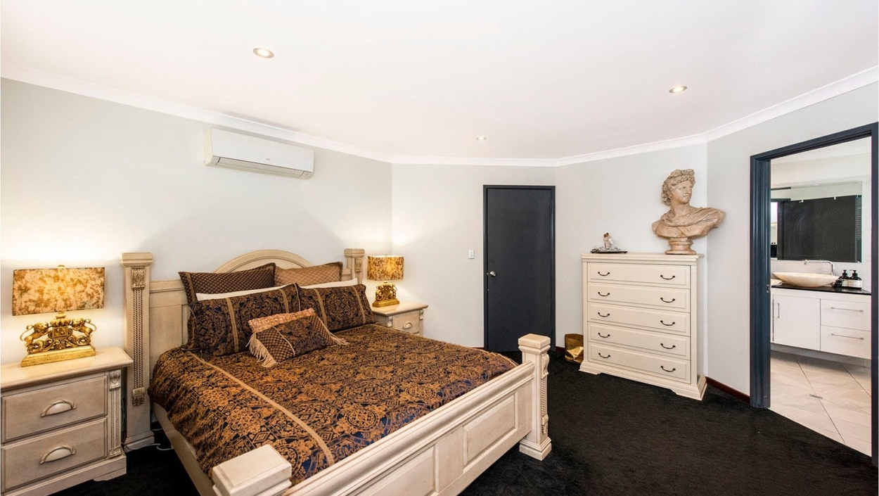 Centurion Real Estate - 4 Fleet Circle - High Wycombe