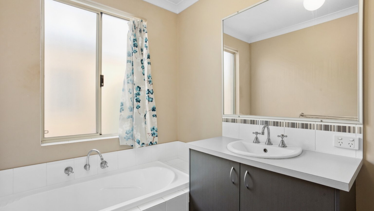 Centurion Real Estate - 456 Kalamunda Road - High Wycombe