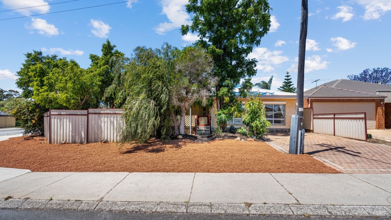 Centurion Real Estate - 43 Hamilton Road - High Wycombe