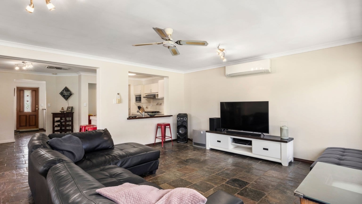 Centurion Real Estate - 9 Sharpe Way - High Wycombe