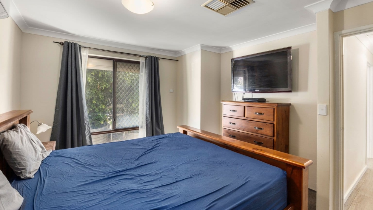 Centurion Real Estate - 9 Sharpe Way - High Wycombe