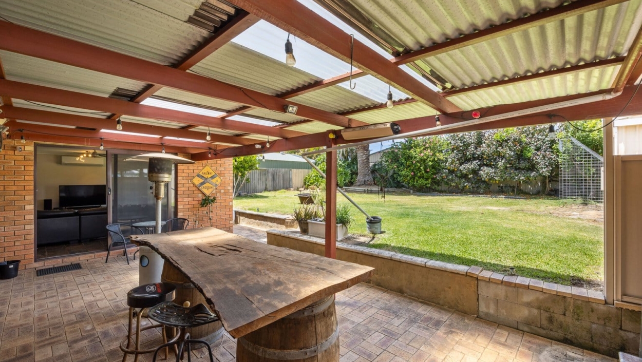 Centurion Real Estate - 9 Sharpe Way - High Wycombe