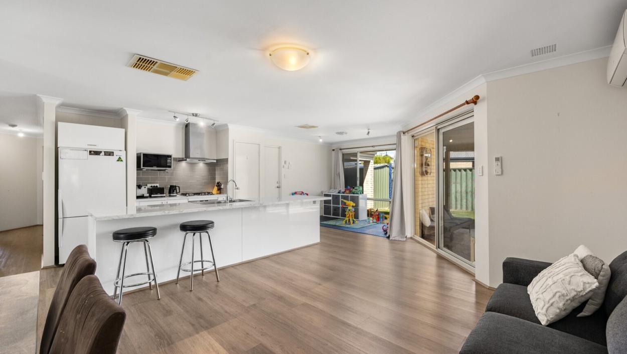 Centurion Real Estate - 15 Fleet Circle - HIGH WYCOMBE