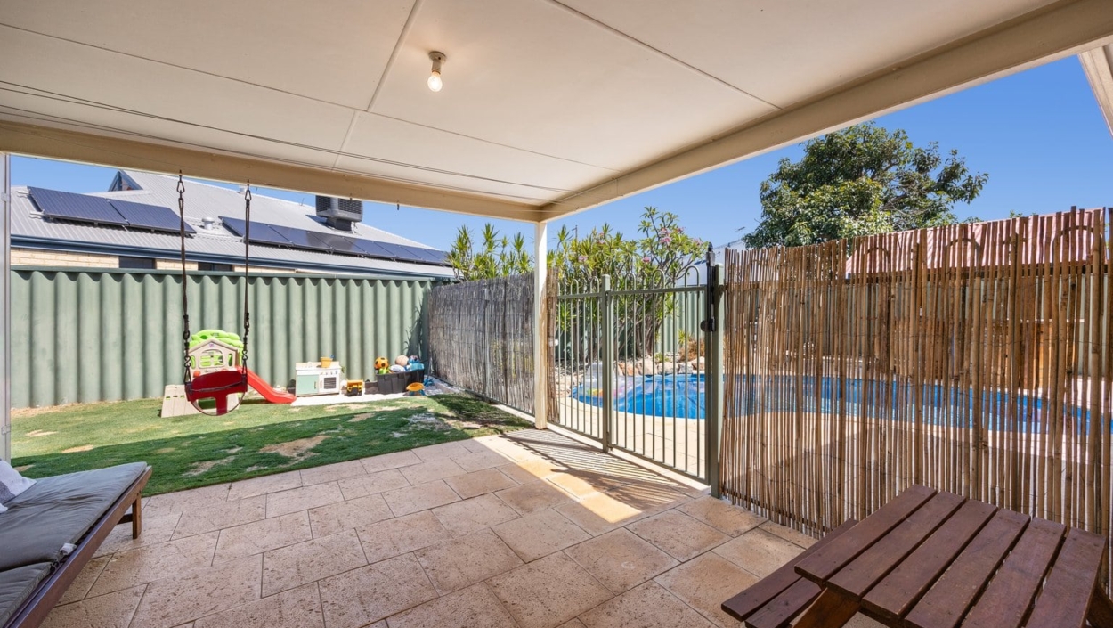 Centurion Real Estate - 15 Fleet Circle - HIGH WYCOMBE