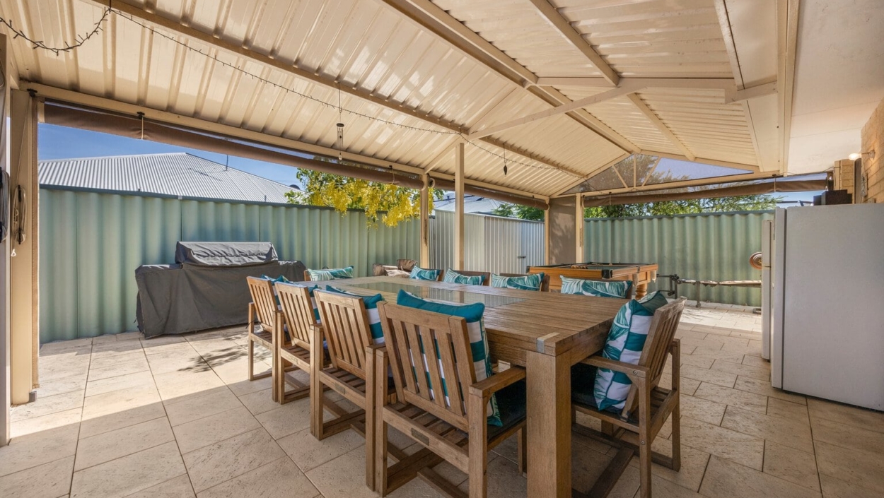 Centurion Real Estate - 15 Fleet Circle - HIGH WYCOMBE