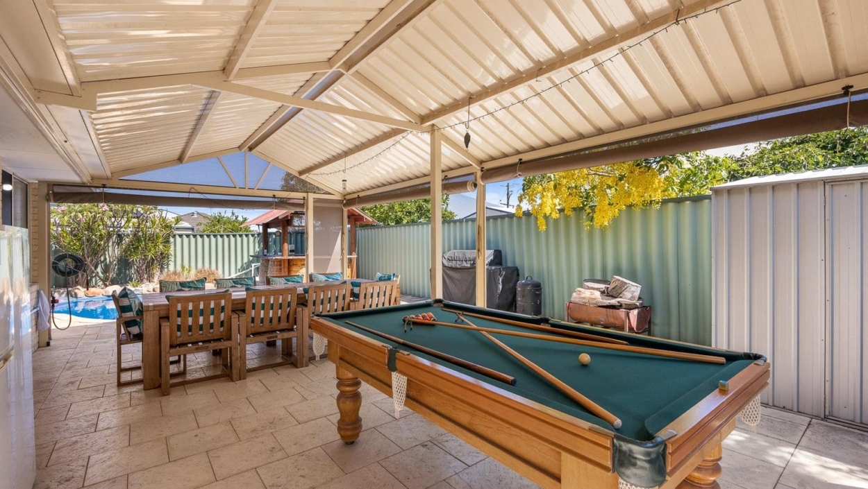 Centurion Real Estate - 15 Fleet Circle - HIGH WYCOMBE