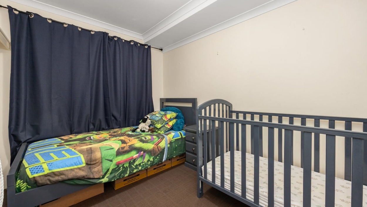 Centurion Real Estate - 15 Fleet Circle - HIGH WYCOMBE