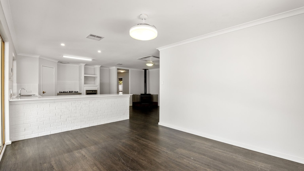 Centurion Real Estate - 4 Birrine Gardens - High Wycombe