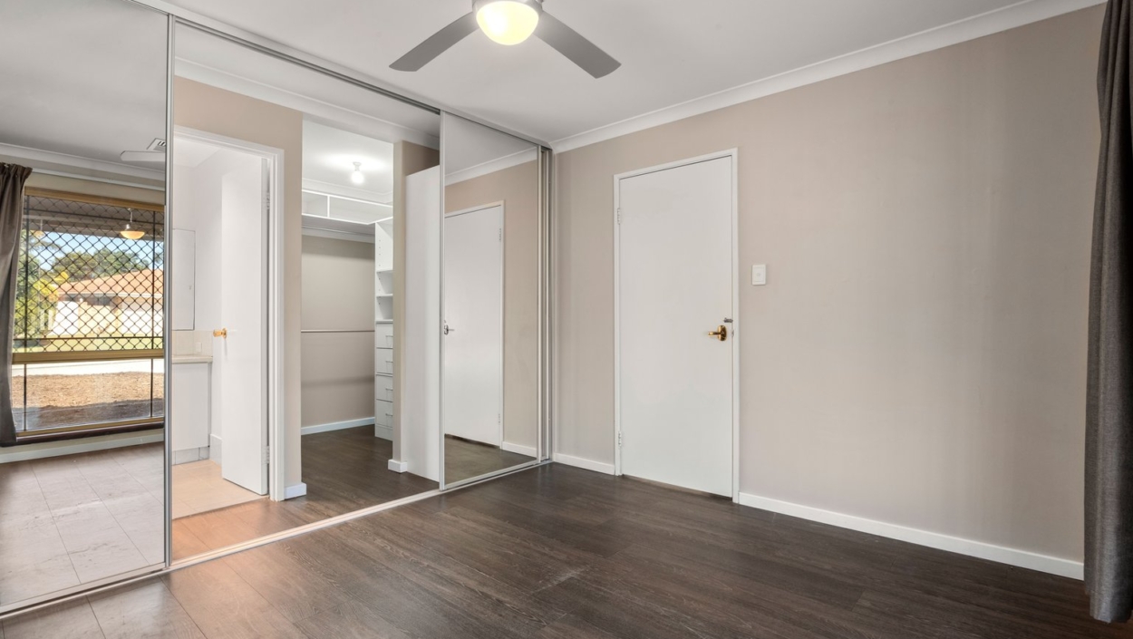 Centurion Real Estate - 4 Birrine Gardens - High Wycombe