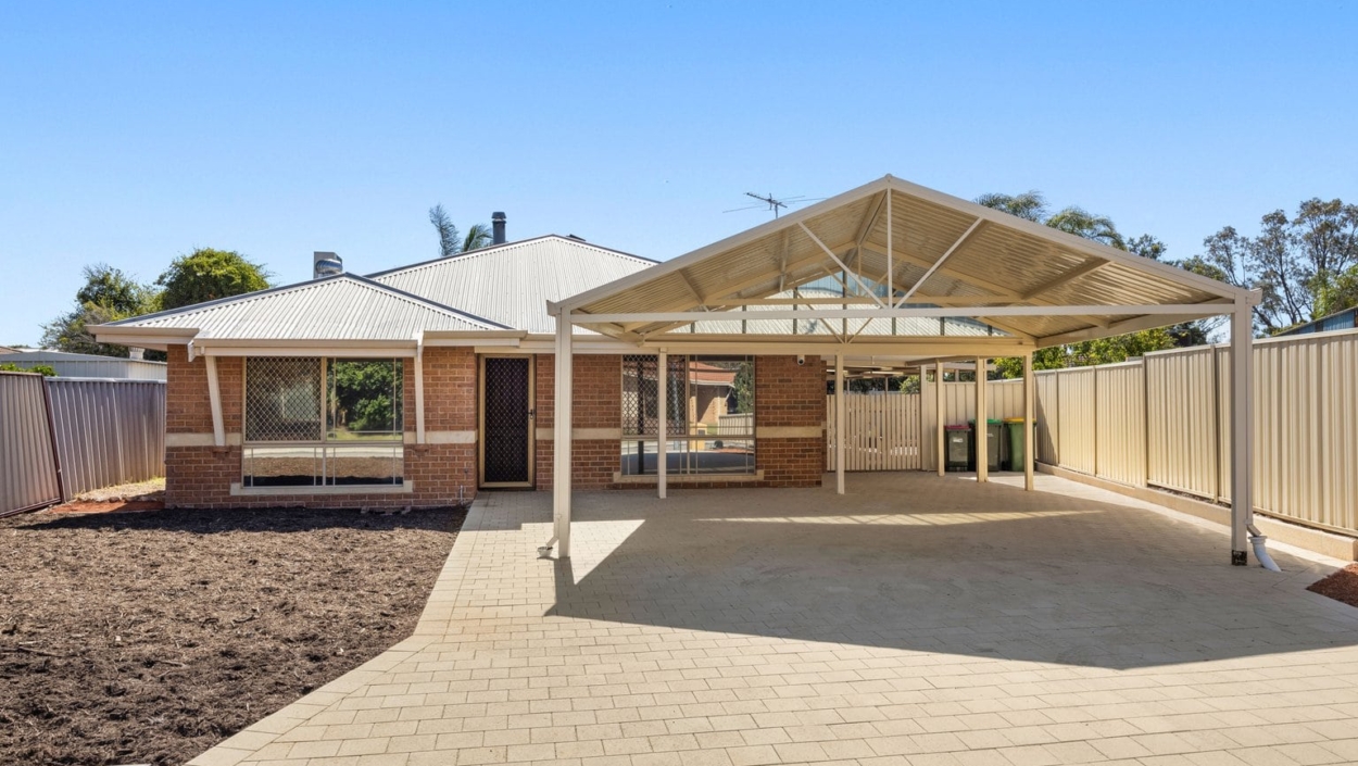 Centurion Real Estate - 4 Birrine Gardens - High Wycombe