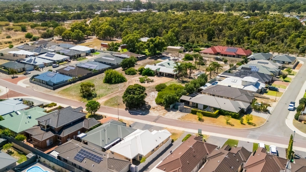Centurion Real Estate - 15 Larwood Crescent - HIGH WYCOMBE