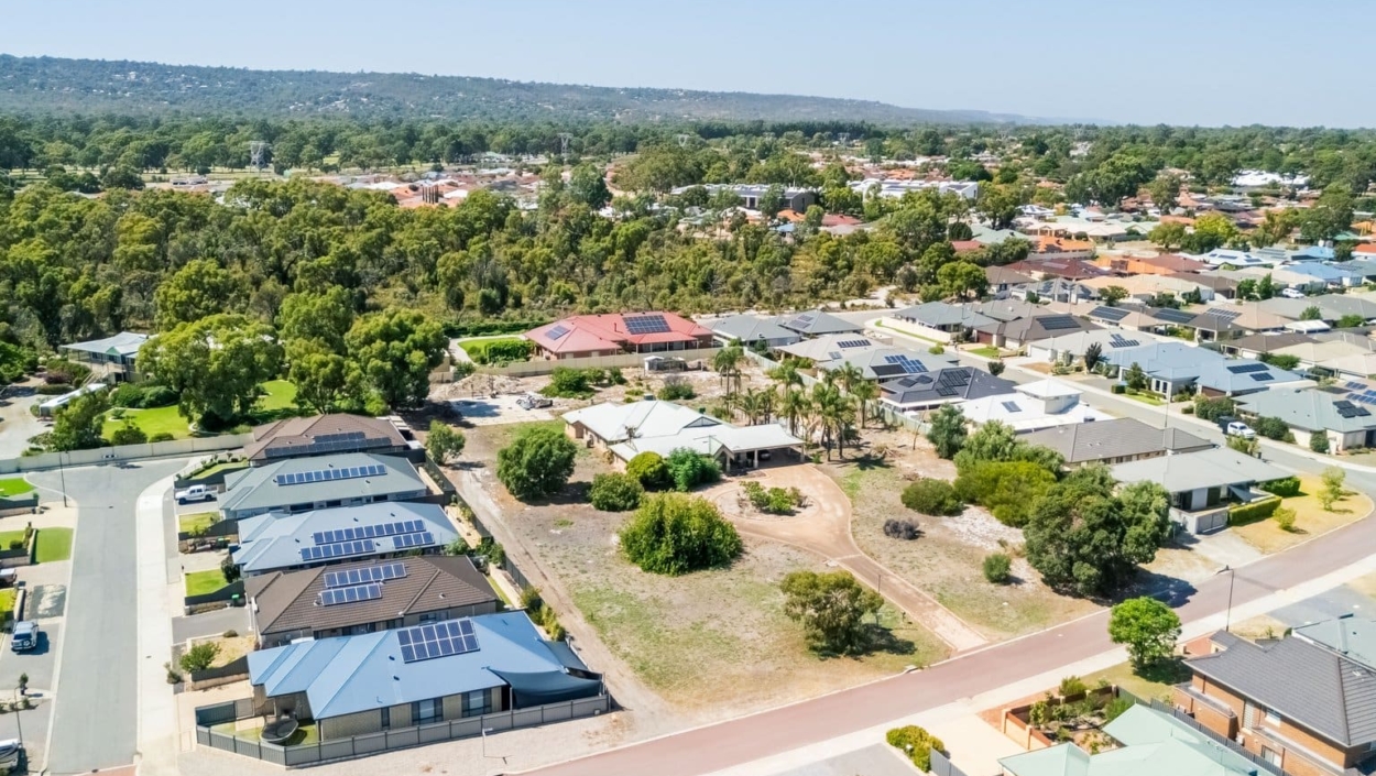 Centurion Real Estate - 15 Larwood Crescent - HIGH WYCOMBE