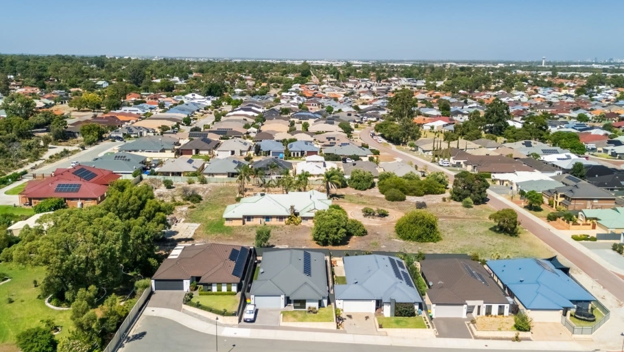 Centurion Real Estate - 15 Larwood Crescent - HIGH WYCOMBE
