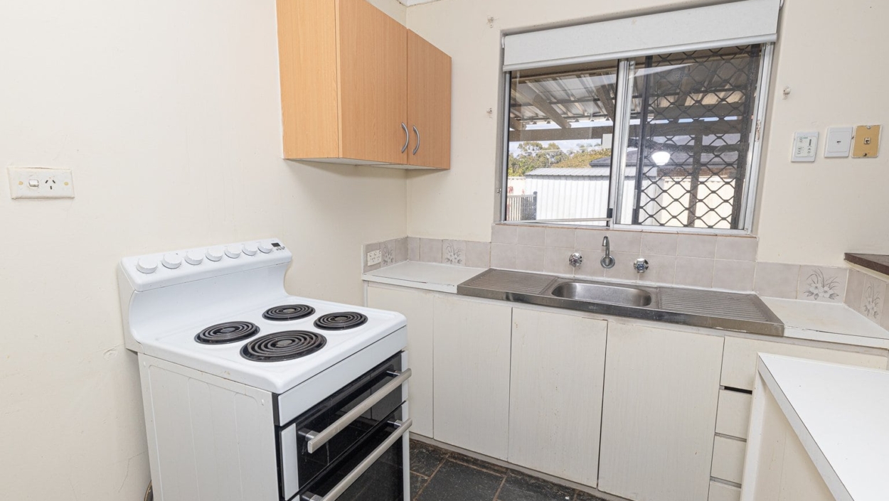 Centurion Real Estate - 64 Durrant Way - High Wycombe