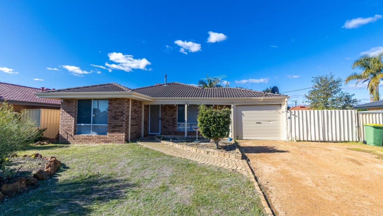 Centurion Real Estate - 64 Durrant Way - High Wycombe