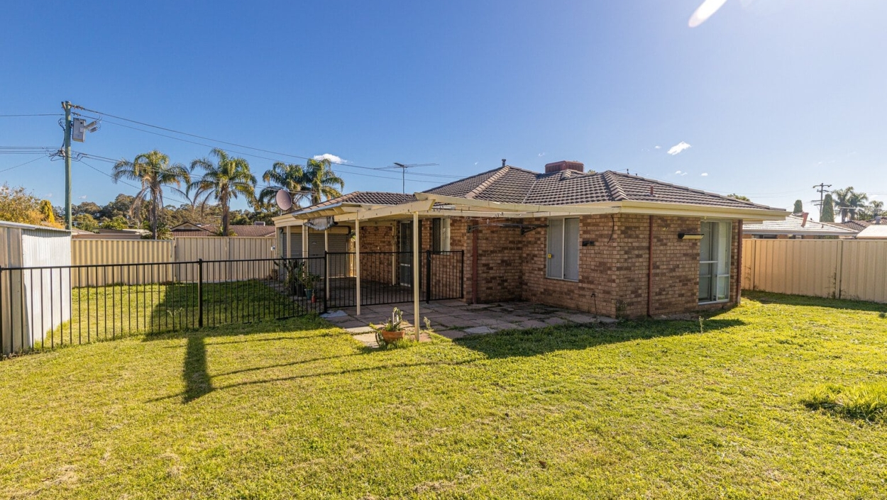 Centurion Real Estate - 64 Durrant Way - High Wycombe