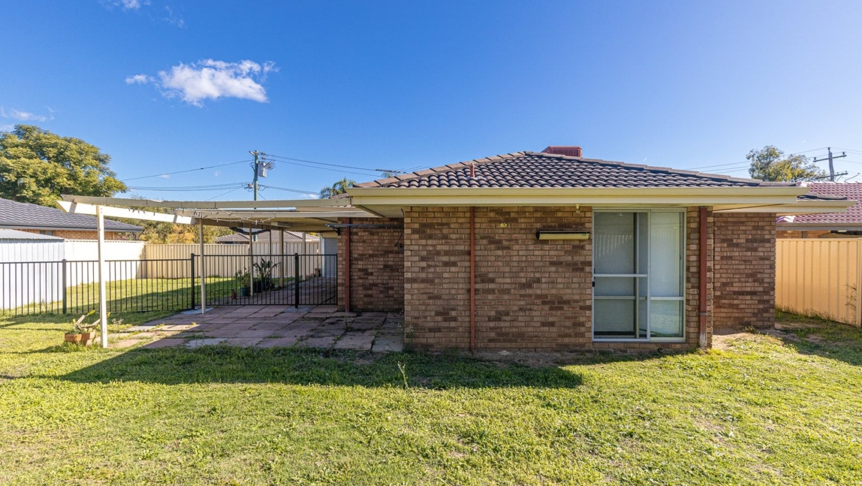 Centurion Real Estate - 64 Durrant Way - High Wycombe