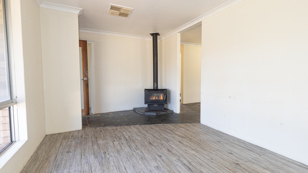 Centurion Real Estate - 64 Durrant Way - High Wycombe