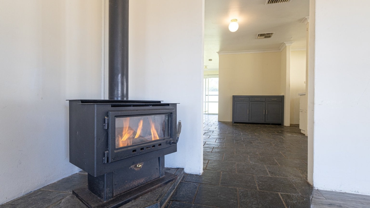 Centurion Real Estate - 64 Durrant Way - High Wycombe