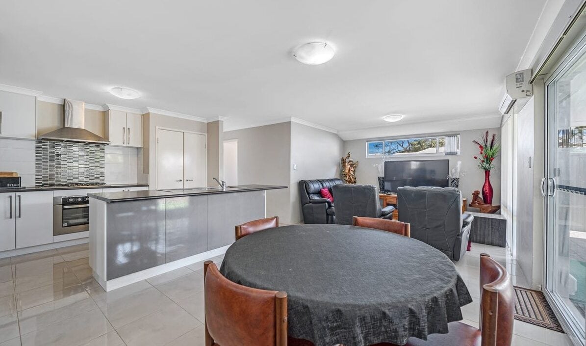 Centurion Real Estate - 7 Ling Place - High Wycombe